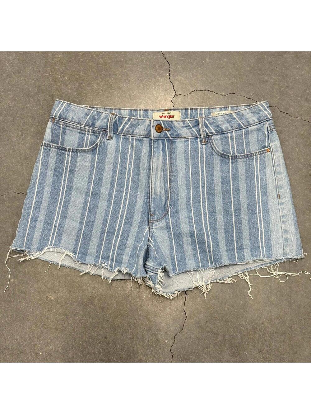 Wrangler Pin Stripe Mid Rise Vintage Shorts